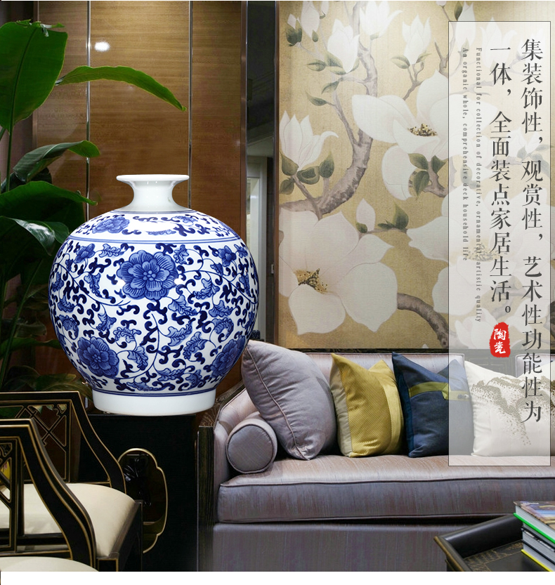 Jingdezhen ceramics glaze pomegranates of blue and white porcelain vase furnishing articles of modern Chinese style household adornment handicraft sitting room