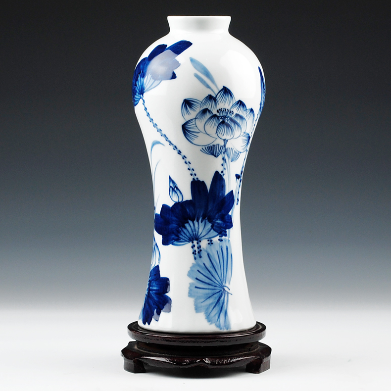 Blue and white hand draw freehand brushwork in traditional Chinese jingdezhen ceramics creative home furnishing articles flower vases, flower implement the living room