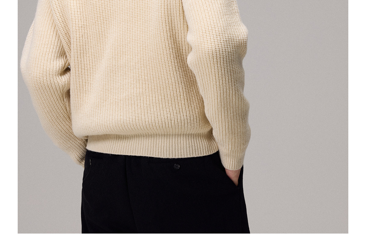 CULTUM 645g Half-Zip Stand Collar Sweater