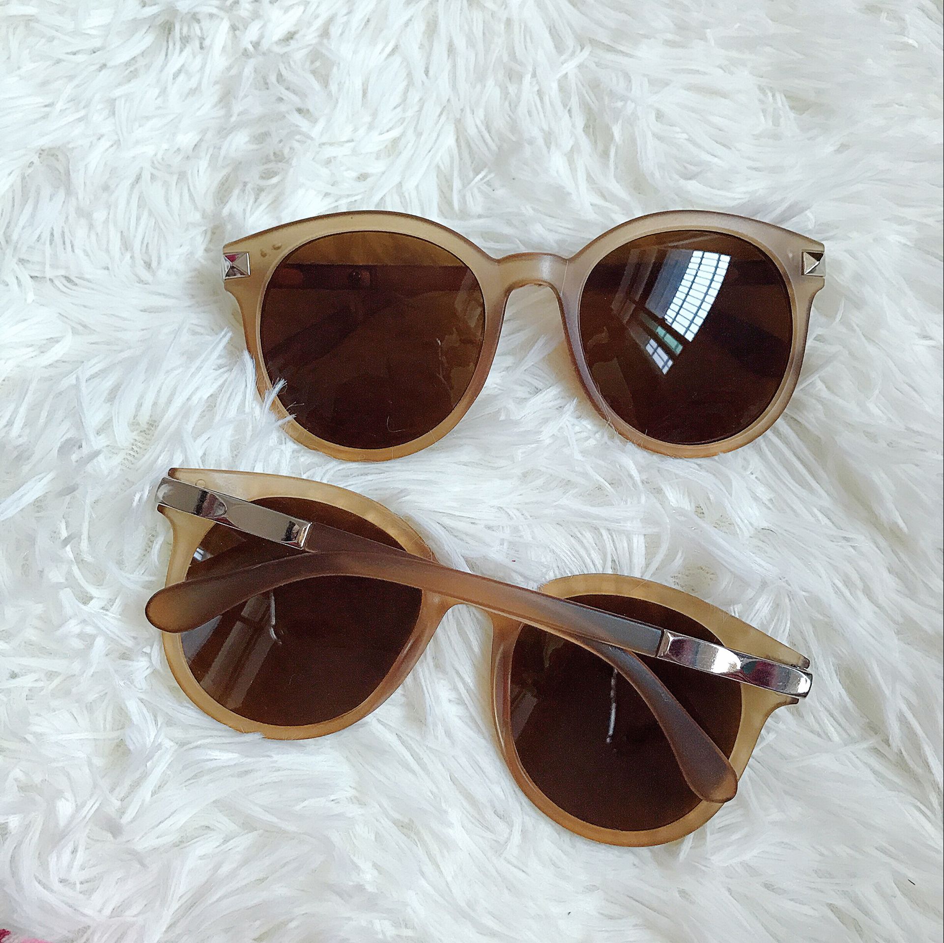 Ulzzang thời trang Hàn Quốc khung tròn frosted brown sunglasses new cao cấp kết cấu sunglasses nữ kính mát retro