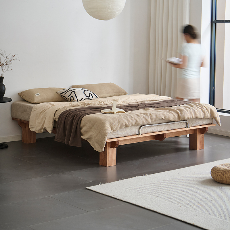 Walnut Solid Wood Bed Without Headboard, with Mortise and Tenon Construction, Tatami-Style, Ultra Space-Saving, Suitable for Small Apartments, with a Modular Slatted Frame