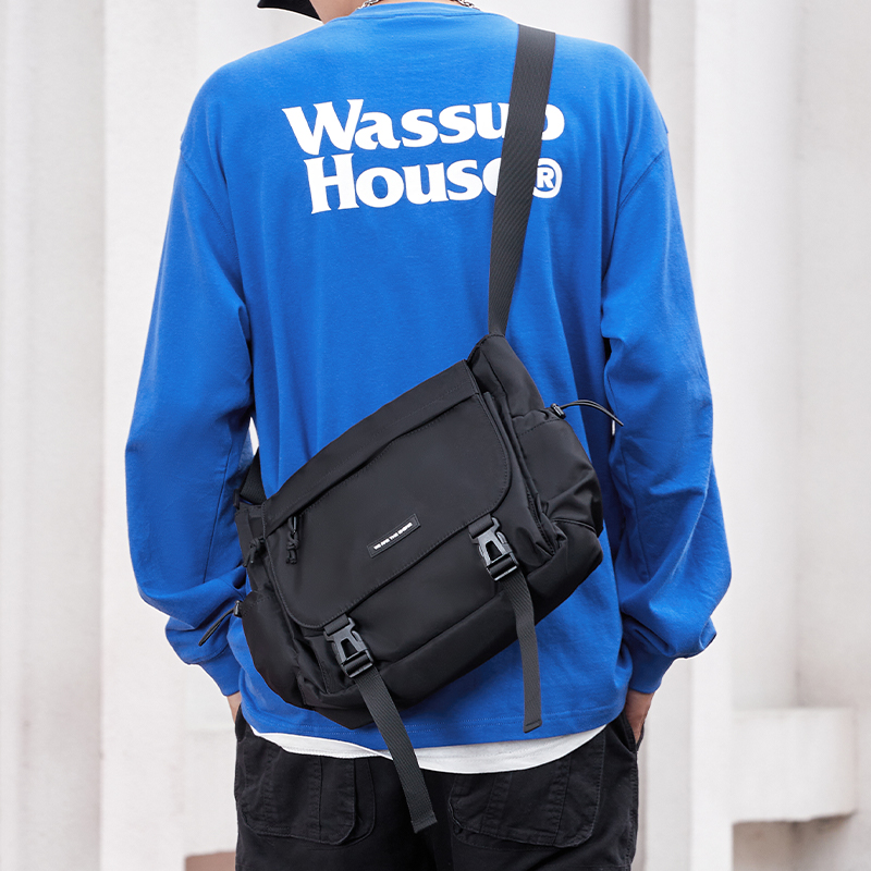 Wood Village Yaolu Slanted Satchel for men sports Small satchel with wind minimalist Shoulder Bag Tide Card Riding Light Postman Bag-Taobao