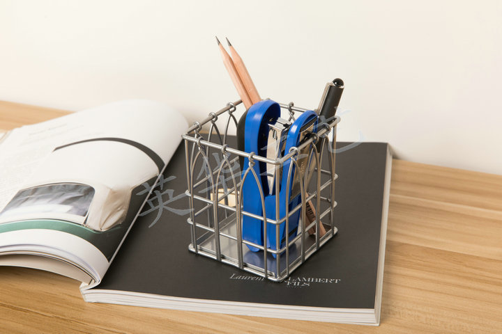 Retro wind grid wire pen holder Europe and America minimalist fashion metal wire desk office home storage