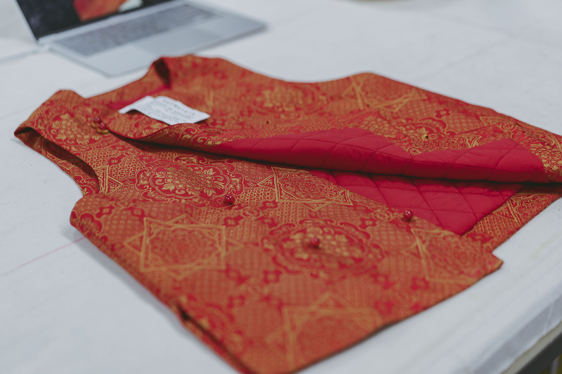 Chinese New Year wear year goods spot Chinese pipa flap cotton quilted cotton mawl saddle shoulder autumn and winter thickened women-Taobao