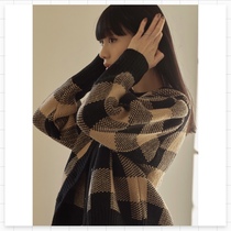 (FARM) retro bubble sleeve soft glutinous buckle round neck plaid sweater cardigan female sweet French lazy spot
