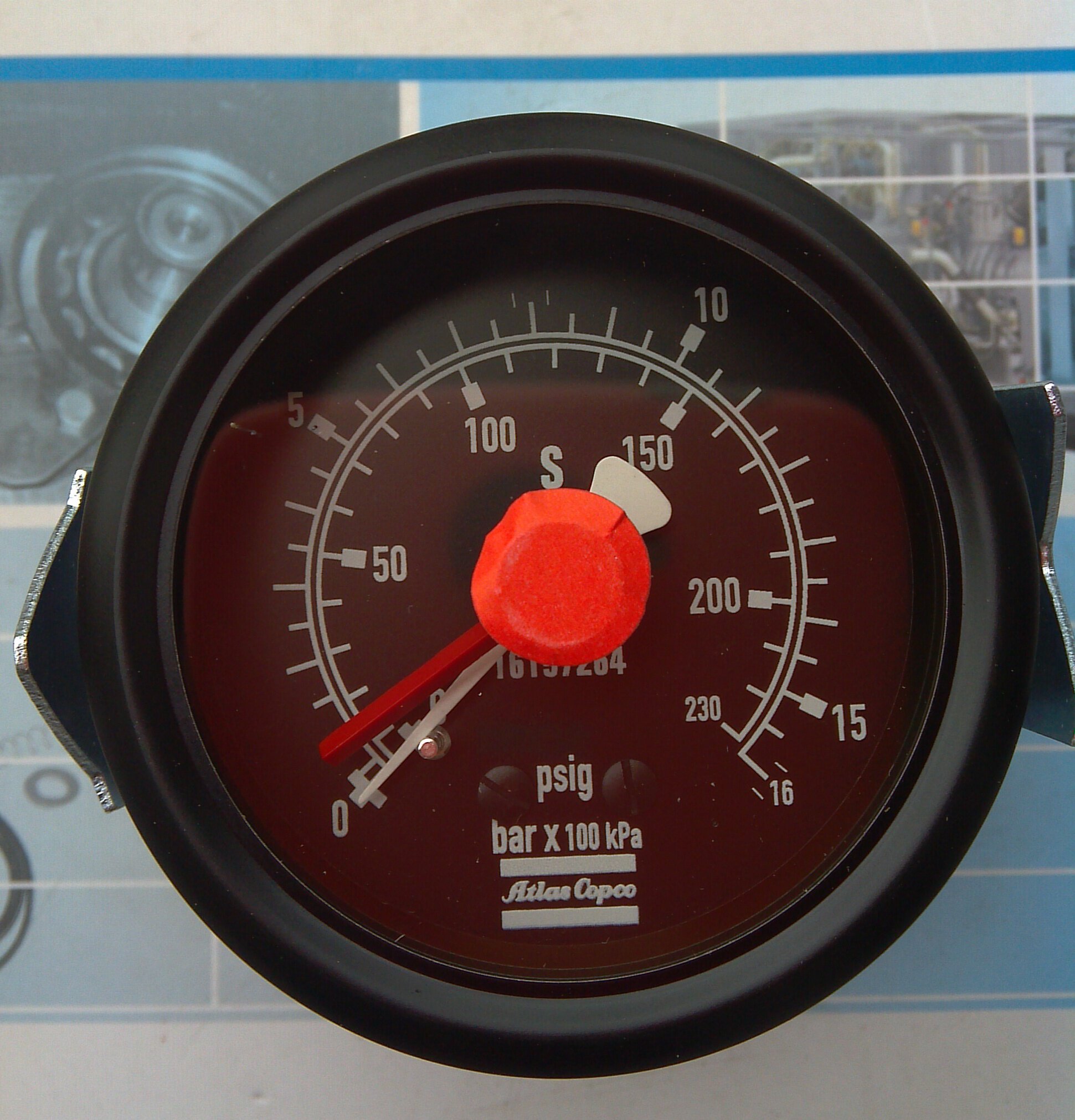 1615726400 Atlas mobile air pressure exhaust pressure meter pressure indication table watermark pressure meter