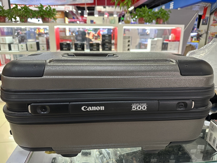 Canon 500 F4 is USM Canon 540 generation anti-shake