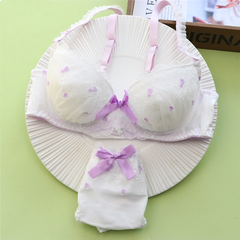 Japanese sweet and cute underwear suit female girl heart thin cup lace bow white underwear with steel ring autumn