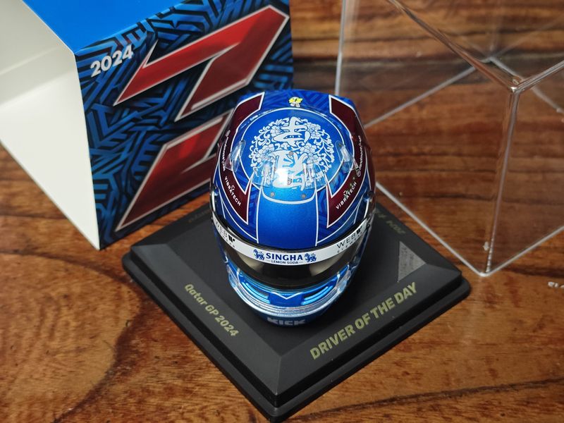 Spark Model 1/5 2024 Qatar Station Helmet Sorg Team Zhou Guanyu Spark Model 1/5 2024 Qatar Station Helmet Sorg Team Zhou Guanyu