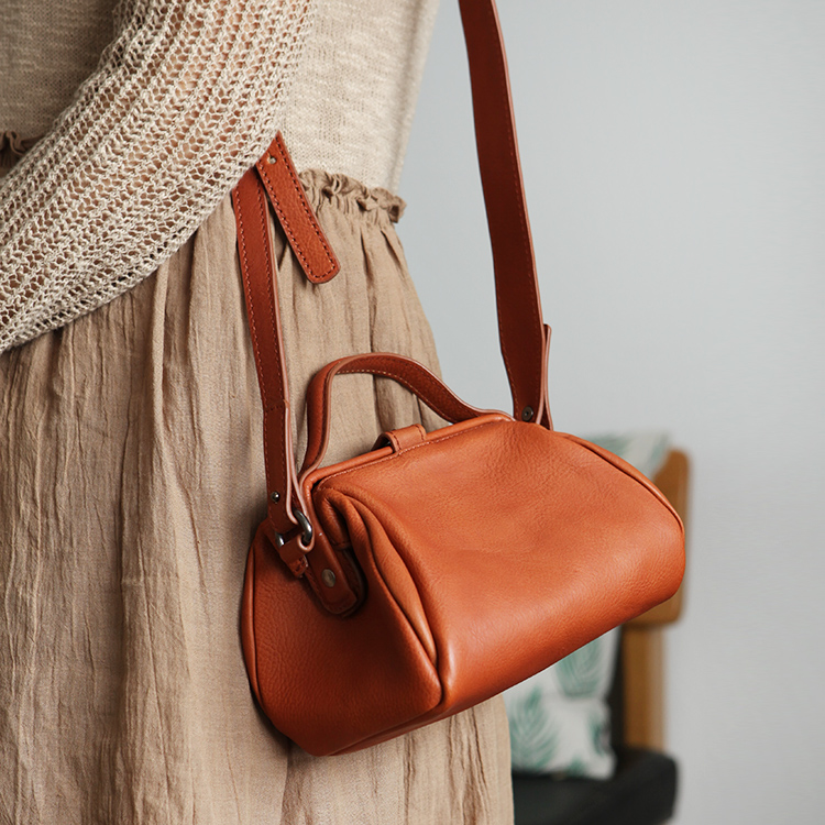 Cloth Valley Forest Women's Bull Leather Handbag Single Shoulder Slanted Satchel Bag Doctor Bag Retro 100 Lap Art Girl Bag B176