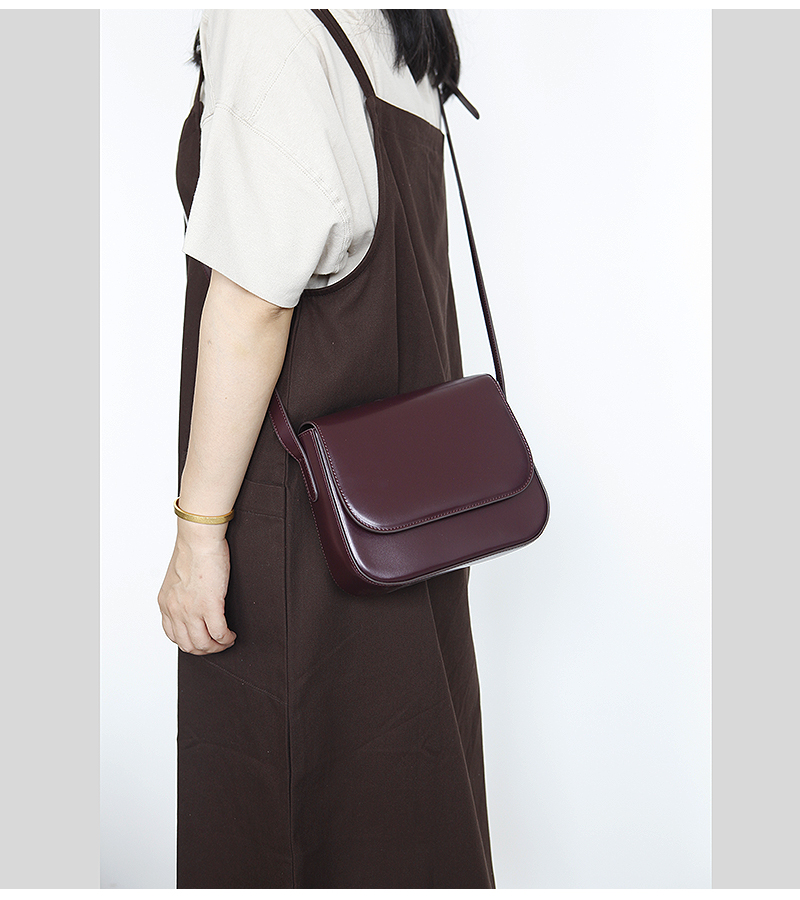 Cuckoo Forest new women's bag leather saddle bag leather messenger bag shoulder bag Japanese literary small square bag B134