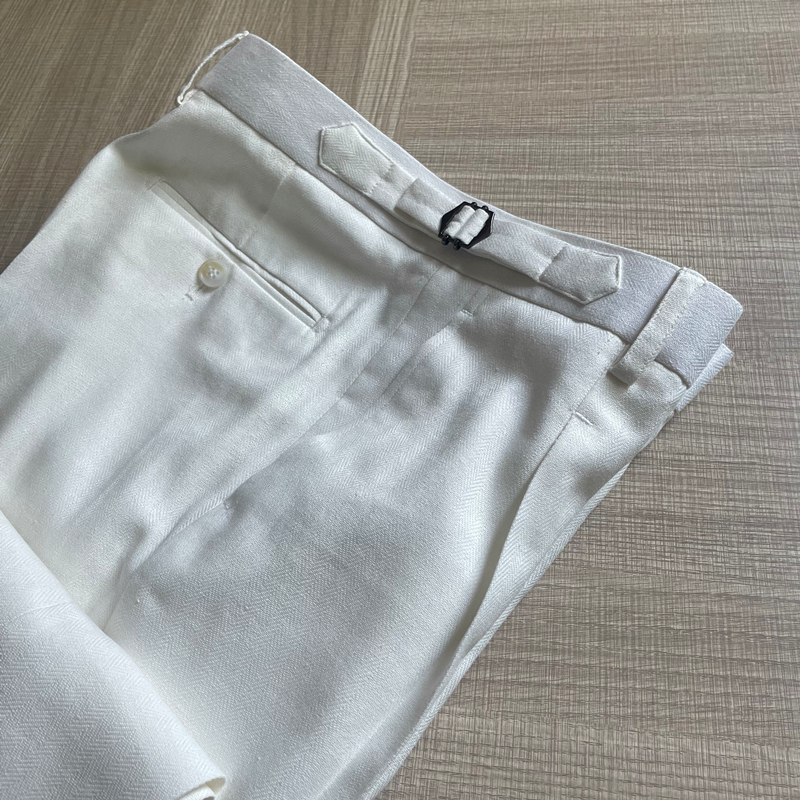 Spring and Summer Style White Herringbone Linen Naples Cropped Pants for Men, Mid-Rise Single Pleat Straight-Leg Pants