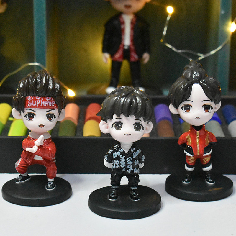 tfboys Yee Yee Qianxi with the same peripheral mini model doll doll creative birthday gift to a friend