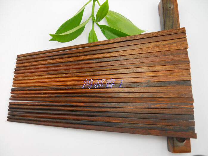 Vietnamese huanghuali chopsticks Chinese vintage old material purple oil pear old oil pear lower fragrant yellow sandalwood a pair