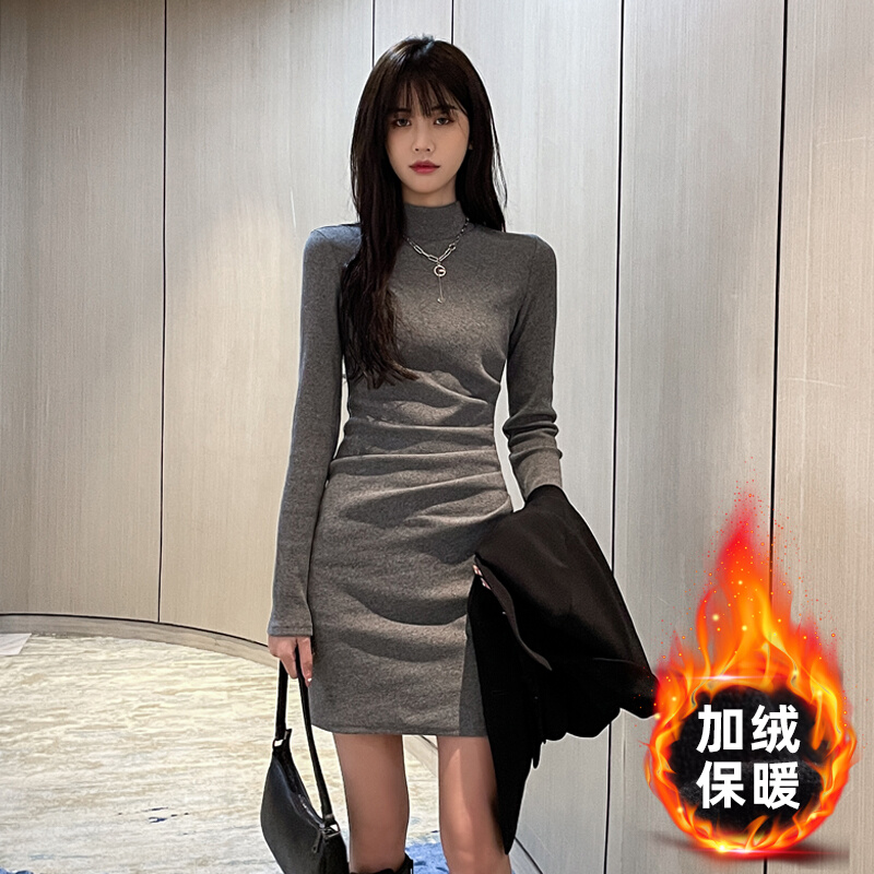 Black Knit One-piece Dress Woman Autumn Winter Season with a slim fit and a base skirt-Taobao with a slim fit