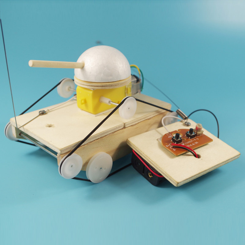 Science and technology small production children DIY handmade material bag GIZMO remote control tank science model experimental toy