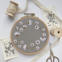 (One mu of three points MySpace) handmade embroidery | daisy flower ring | embroidery DIY material bag