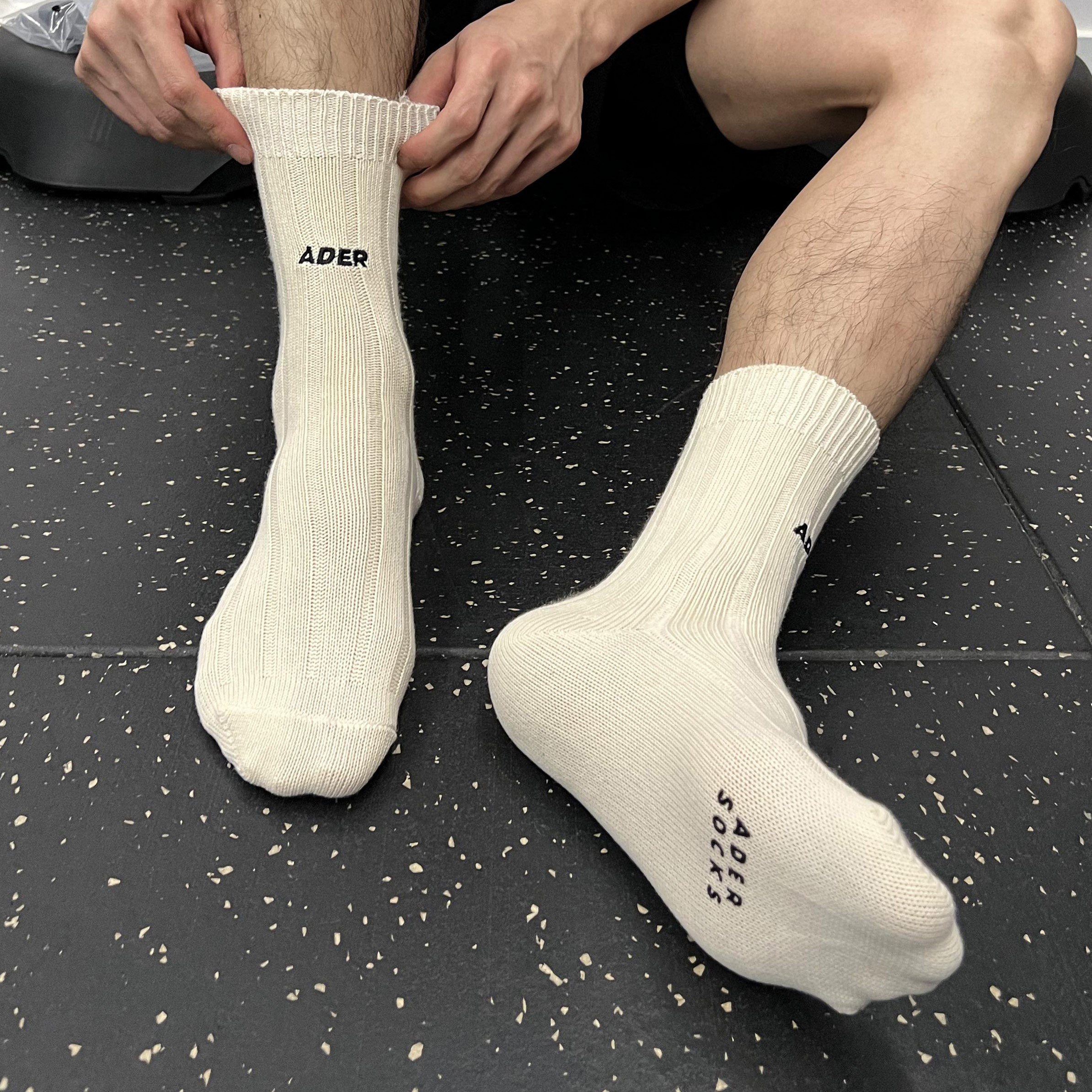 Men's and women's fitness basketball training in socks, casual running, all-match running, fashion trend, embroidery sports socks
