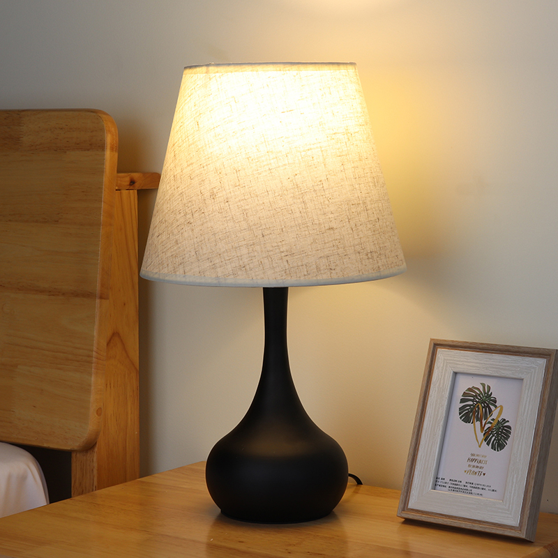 Second-Hand Bedside Lamp, Bedroom Warm Bedside Table, High-End, Simple, Modern, Retro, Touch, Creative, American-Style Table Lamp