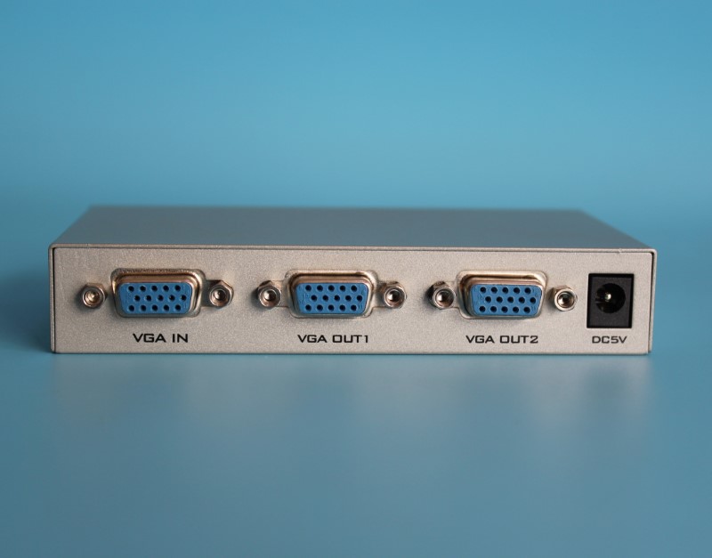 VGA dispenser 10%-2 display one-in-two-out high-definition split screen 2-port divider @ Maituo MT-1502K