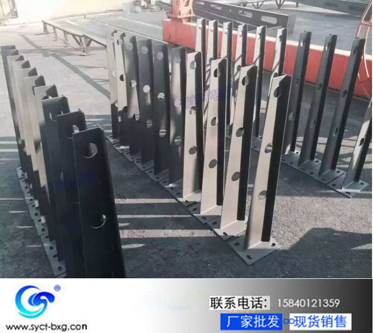 T-shaped awning Steel beam awning steel frame Iron Stainless steel rain bracket Cow leg point curtain wall claw parts accessories