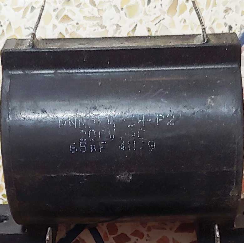 Japan's Roxy Panasonic imported disassembly machine 200v60uf65uf platinum machine capacitor stock off one side fixed feet