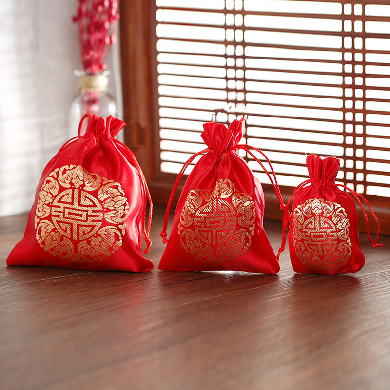 Wedding sweet box wedding celebration bag Chinese fan satin sweet egg bag red rope sweet bag