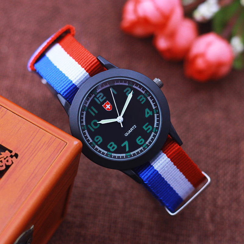 Primary and secondary school students children's canvas strap watch boys and girls waterproof boys and girls electronic quartz watch Korean version of the tide