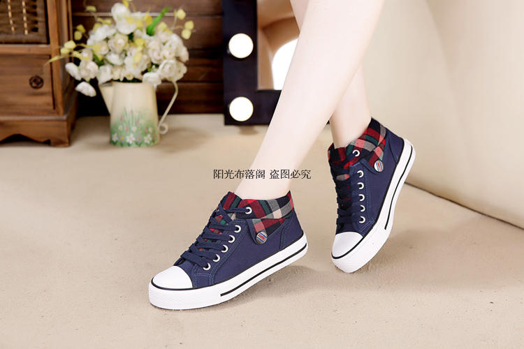 Giày mùa đông 2018 high-top cộng với giày vải nhung nữ trẻ em Hàn Quốc phiên bản giày sinh viên hoang dã giày cotton ấm áp giầy đen nữ
