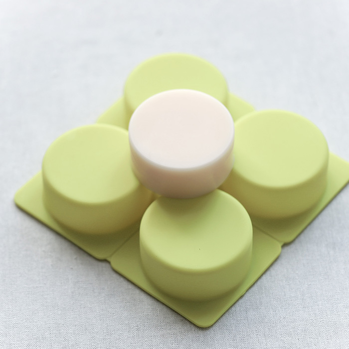 Love soap square four-link tearable round silicone handmade soap mold soap silicone mold single hole soap 125g