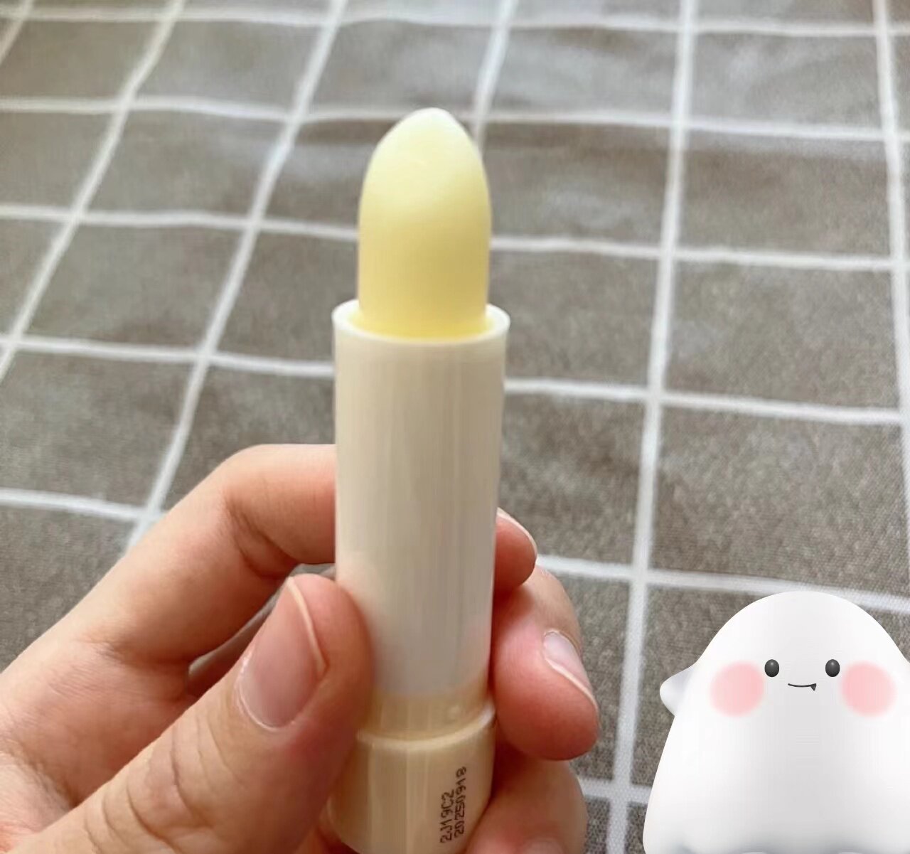 袋鼠妈妈唇蜜适合什么肤质？如何挑选合适的产品？