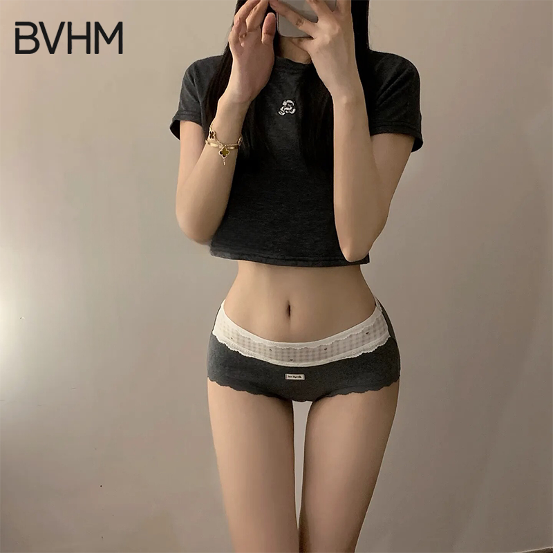 French Pure Cotton Women's Underwear Autumn 2026 New Sexy Plaid Striped Antibacterial Crotch Mid-Waist Seamless Briefs