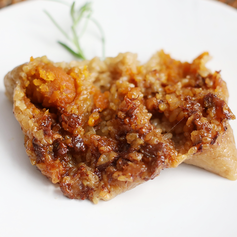 Innovation (Hong Kong-style fork-burning egg yolk meat dumplings) 2 only Handmade Cured Meat Large Meat End Lunch Breakfast Fresh Zongzi