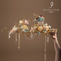 Brides Tuanfan Chinese Wedding Tuanfan Wedding Bouquet Lotus River and Mountain Scroll Glaze Bouquet