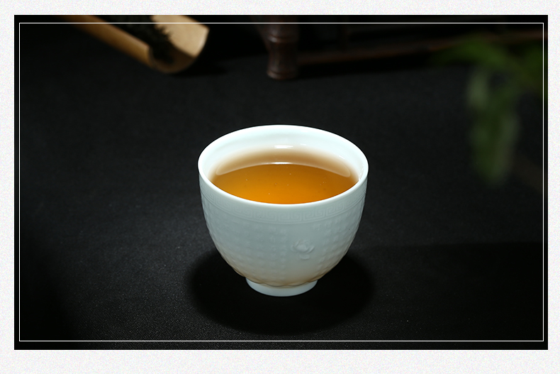 Shadow celadon sample tea cup of jingdezhen ceramic cups carving master cup personal cup single CPU kung fu tea cups small cups