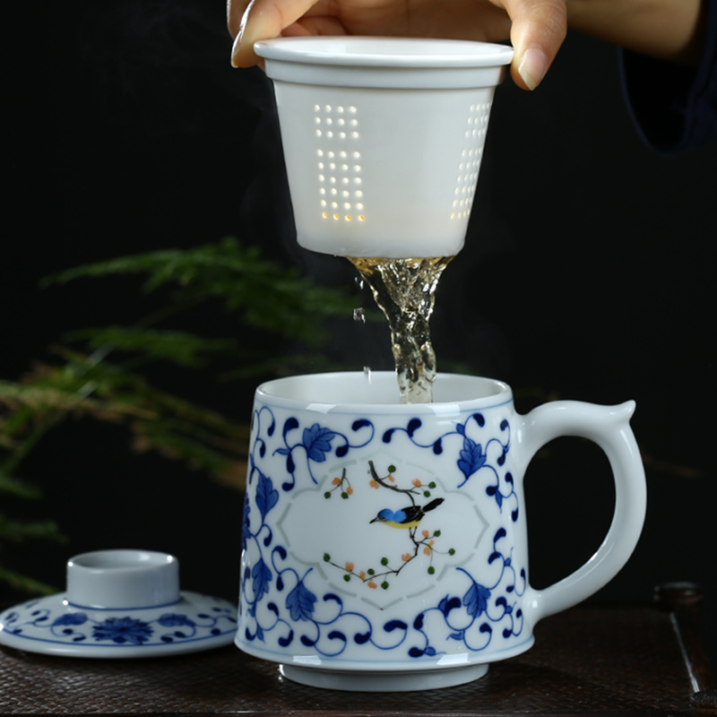 Jingdezhen and exquisite ceramic cups with cover filter tea cup of large - capacity water cup boss cup gift porcelain cups