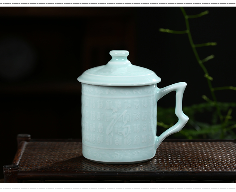 Jingdezhen ceramic tea BeiYing green hand - carved the personal office glass cup with cover cups gift cups