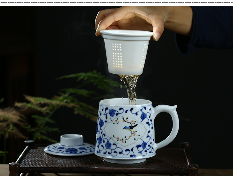 Jingdezhen and exquisite ceramic cups with cover filter tea cup of large - capacity water cup boss cup gift porcelain cups