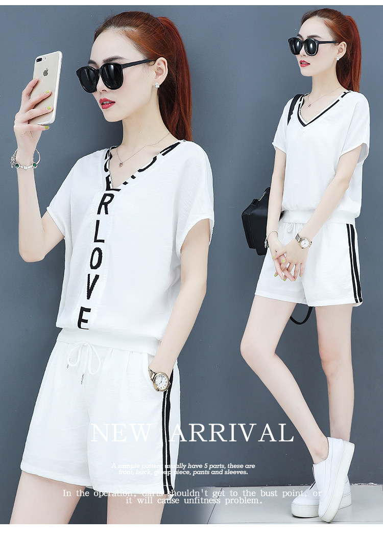 A two-piece set of loose short-sleeved, casual shorts and fashionable running wear for women in summer is trendy pic 2