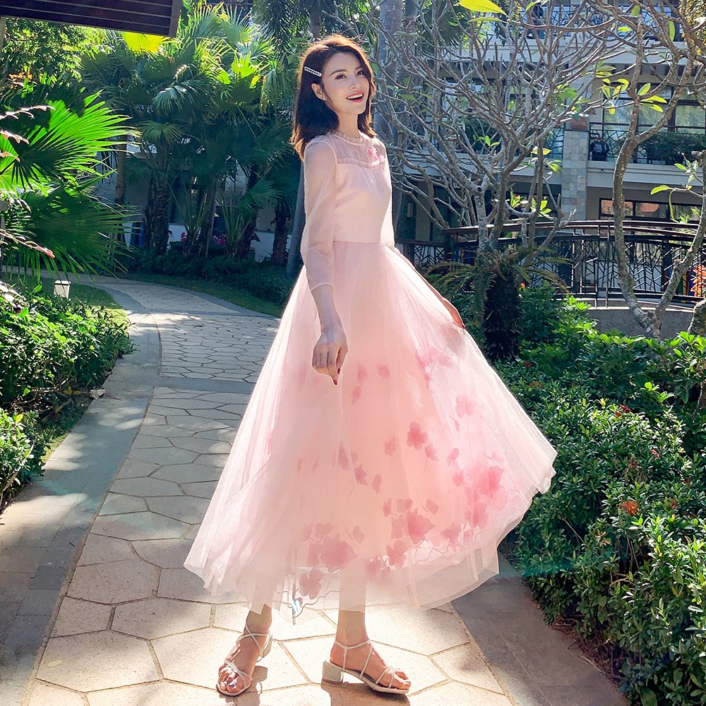 Princess 2022 Spring Summer's new French style teenage pink wears a three-dimensional flower a long version of a knee dress woman