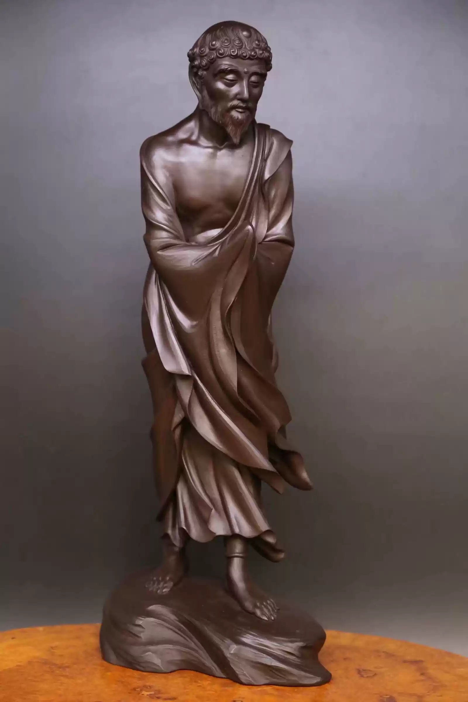 銅製:岩上の鷹置物 Amazon.co.jp: 銅製 タカ 鷹 置物 飾り物 重さ3.7kg ブロンズ像