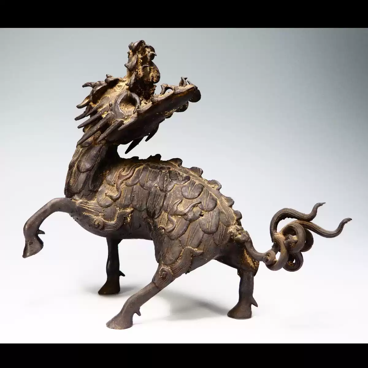 日本回流古董铜香炉，金工师白峰造，铸铜制，狮子摘盖三足香炉