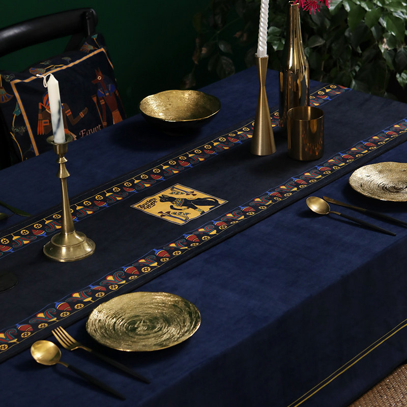 Clearance table flag bed flag European-style high-end luxury velvet tablecloth fabric Nordic light luxury bed tail towel shoe cabinet cloth long strip