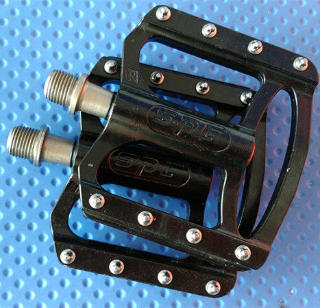 High - end mountain bike road car bailin pedal aluminum pedal pedal anti - slip foot nail 2 bearing