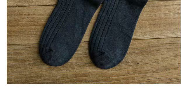 Đơn giản trường đại học gió Foundation dọc nam vừa vớ cotton Xu hướng thể thao thoáng khí kinh doanh vớ nam hoang dã vớ tất