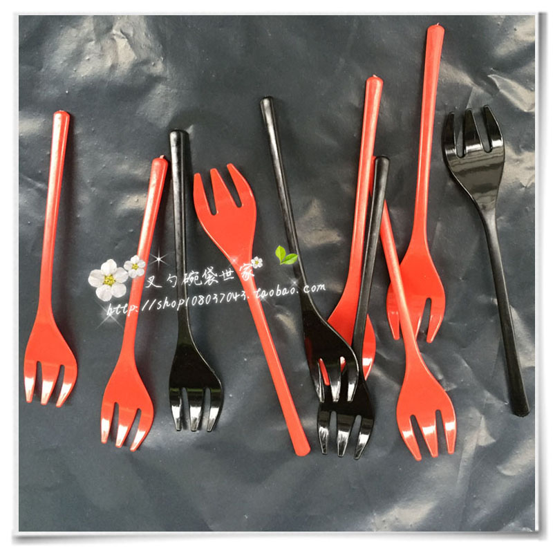 Disposable plastic fork 10cm three-finger fork fruit cake fork red black mini sweet tasting fork 500 only