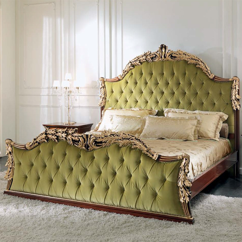 Italian-style light luxury solid wood bed American-style fabric bed double bed 1 8m French soft bed modern minimalist wedding bed