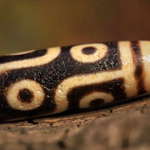 Tibetan Natural Tibet Nine Eyes to Pure Old Pearl