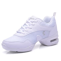 Новые танцевальные туфли, женские кожаные туфли для квадратных танцев на сетчатой мягкой подошве, летние белые танцевальные туфли, туфли для современных джазовых танцев