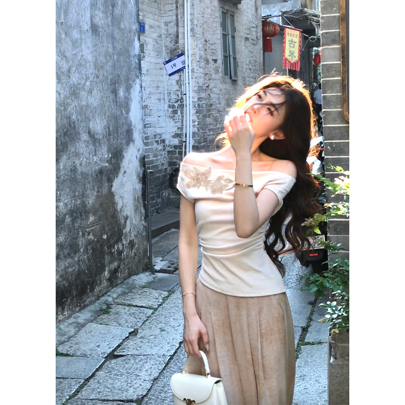 Muzi Li's 2025 Off-Shoulder Sequin Embroidered Ruched Slimming Top with High-Waisted Wide-Leg Pants Set for Women, Summer